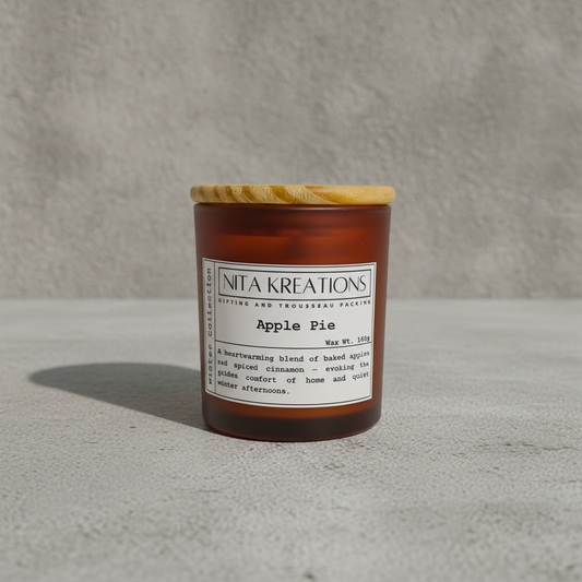 Soy wax candle in amber jar with wooden lid, Apple Pie fragrance with sweet apple and cinnamon aroma. Apple Pie, Apple Pie candle, scented candle, christmas candle, aesthetic candle, winter candle, vibe candle