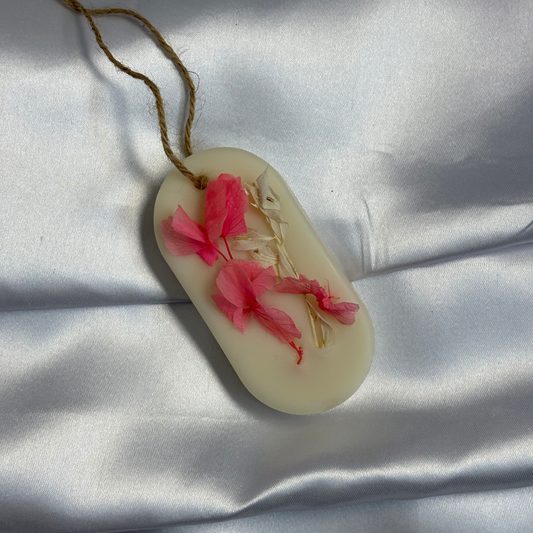 Water Ritual soy wax wardrobe diffuser sachet with lotus and water lily notes.